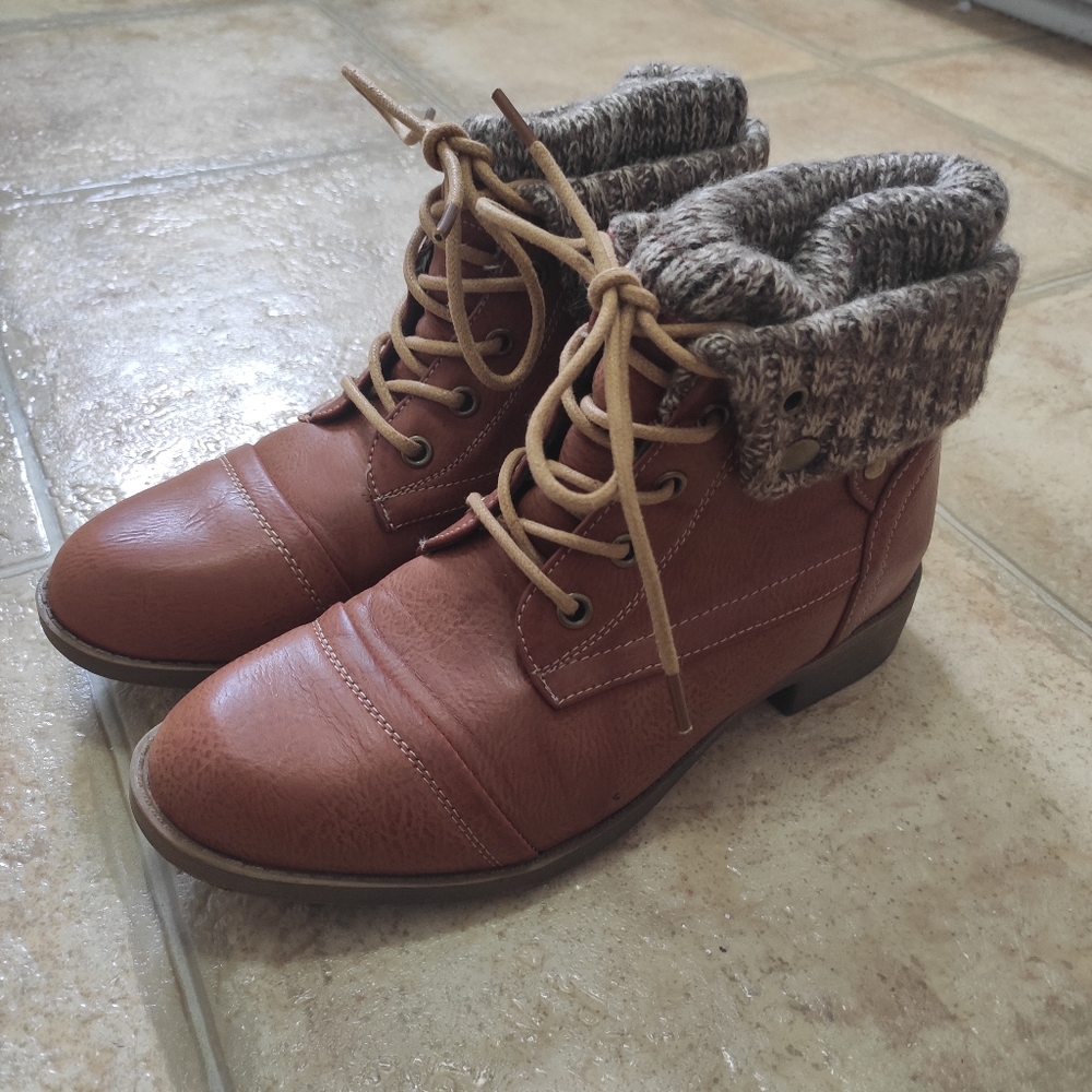 Wet Seal Knit Cuff Short Combat Boots